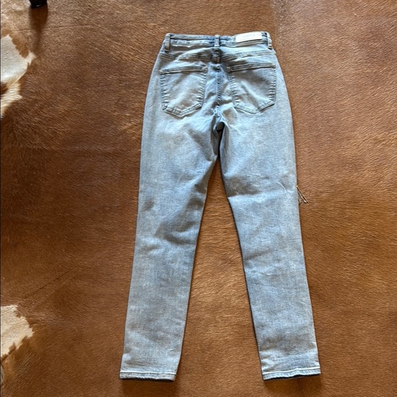AKIRA Blue Straight Leg Distressed Jeans - Picture 6 of 12
